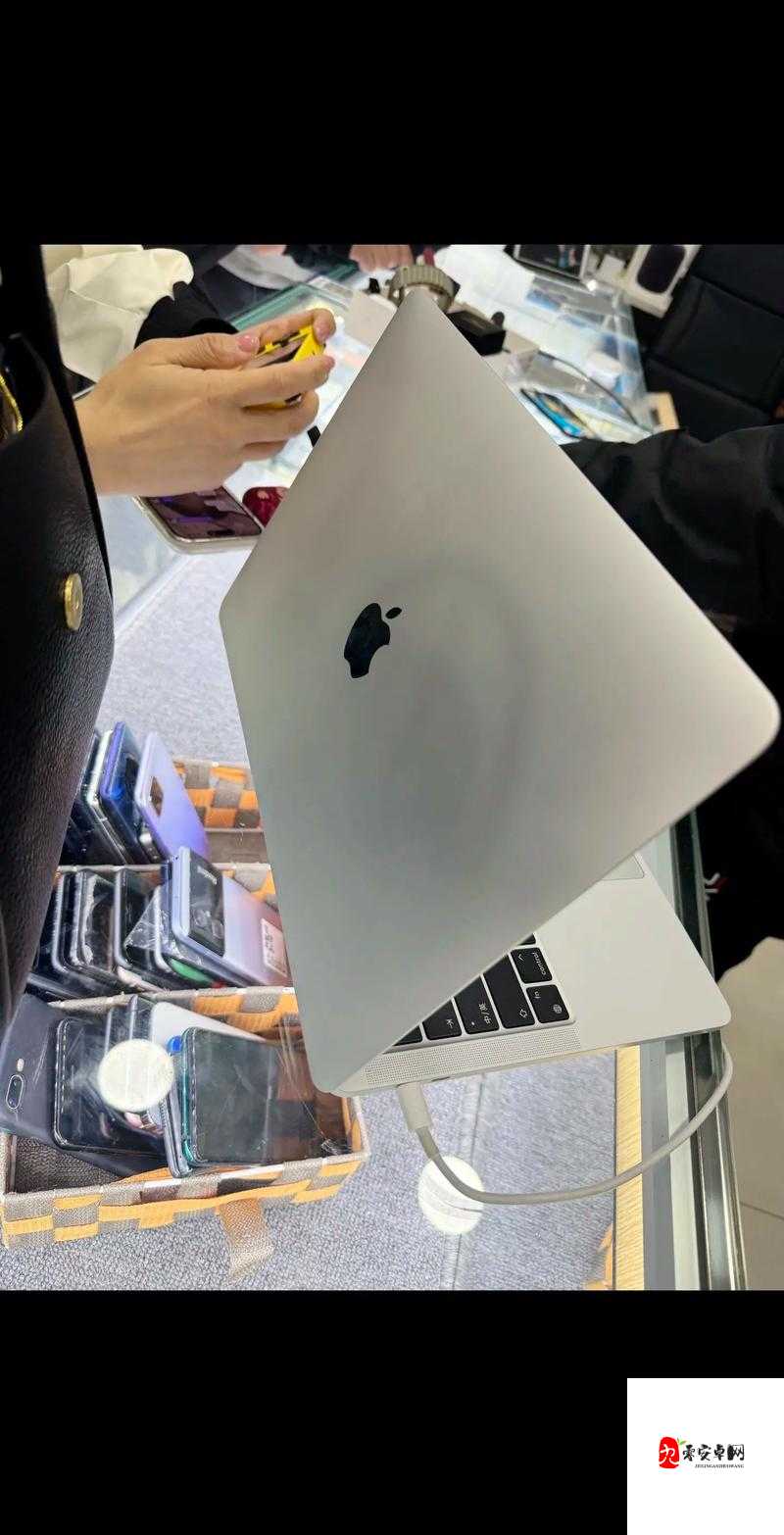 1819 岁拥有的 1819 岁 MacBook Pro:青春与科技的邂逅