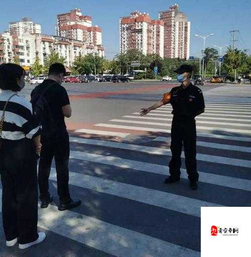 热心的朝阳群众娜娜老师:居民的守护者