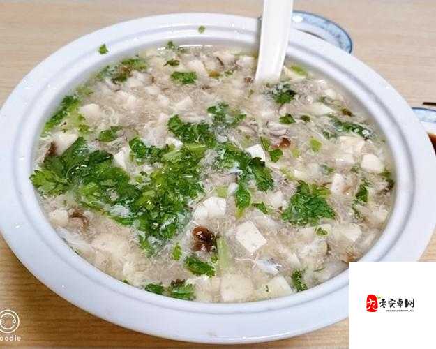 龙族幻想美食复刻,西湖牛肉羹的梦幻之旅